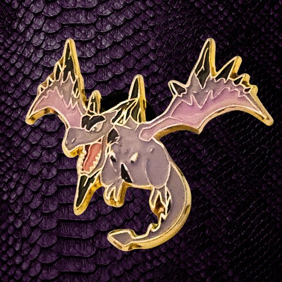 Rare Official Pokémon Aerodactyl Enamel Pin – 2015 Gold-Tone Collector’s Edition - Picture 1 of 7